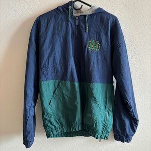 Note dame vintage pullover